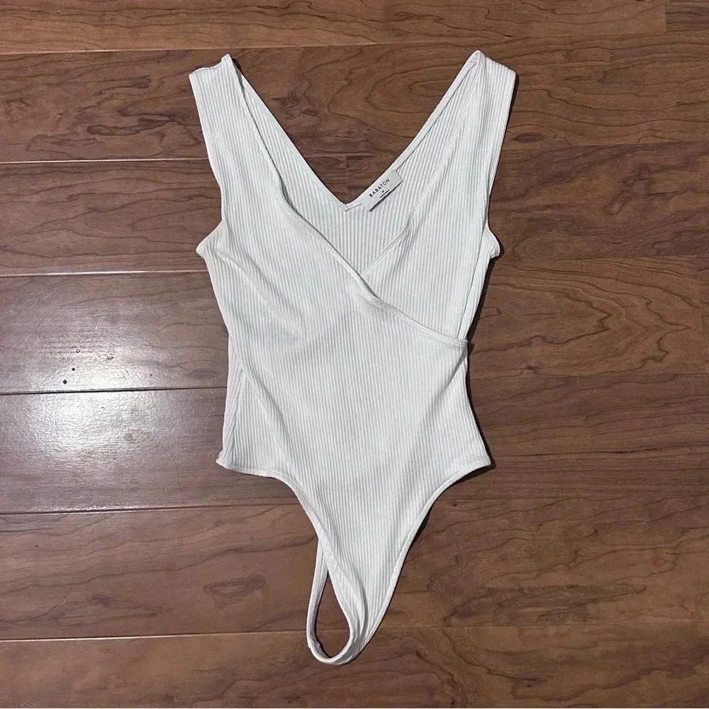 BABATON ARITZIA Lido Bodysuit One Piece White Sleeveless Thong Ribbed Medium - Picture 3 of 5